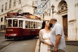 Lissabon: Privéfotoshoot in Alfama met bewerkte foto's