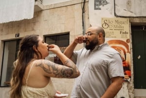 Lissabon: Privéfotoshoot in Alfama met bewerkte foto's