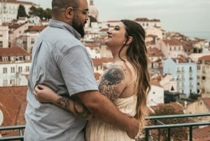 Lissabon: Privéfotoshoot in Alfama met bewerkte foto's