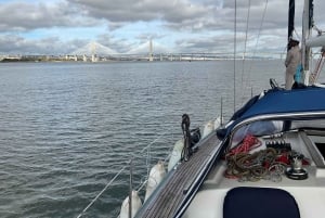 Lisbon: Private Sailing Experience on the Tagus River