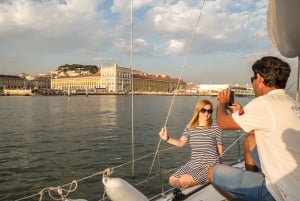 Lisboa: Crucero privado al atardecer por el río Tajo con bebida