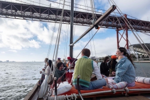 Lisbon: Private Sunset Tour Aboard a Traditional Boat