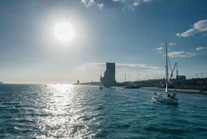 Lisbon: Private Tagus River Yacht Tour