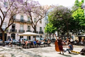 Lisbon: Private Tour with Locals – Highlights & Hidden Gems