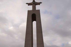 Lisbon: Private Tuk Tuk Tour Christ the King & Abril Bridge