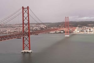 Lisbon: Private Tuk Tuk Tour Christ the King & Abril Bridge