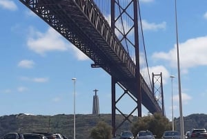 Lissabon: Privé Tuk Tuk Tour Christus de Koning & Brug van Abril