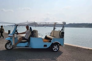 Lisboa: Tuk-Tuk-tur på fransk eller tysk med ekte lokal guide