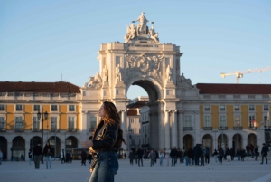 Lisbon: Private Tuk Tuk Tour with Professional Guide