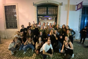 Lisbon: Pub Crawl with Unlimited Drinks and VIP Club Entry