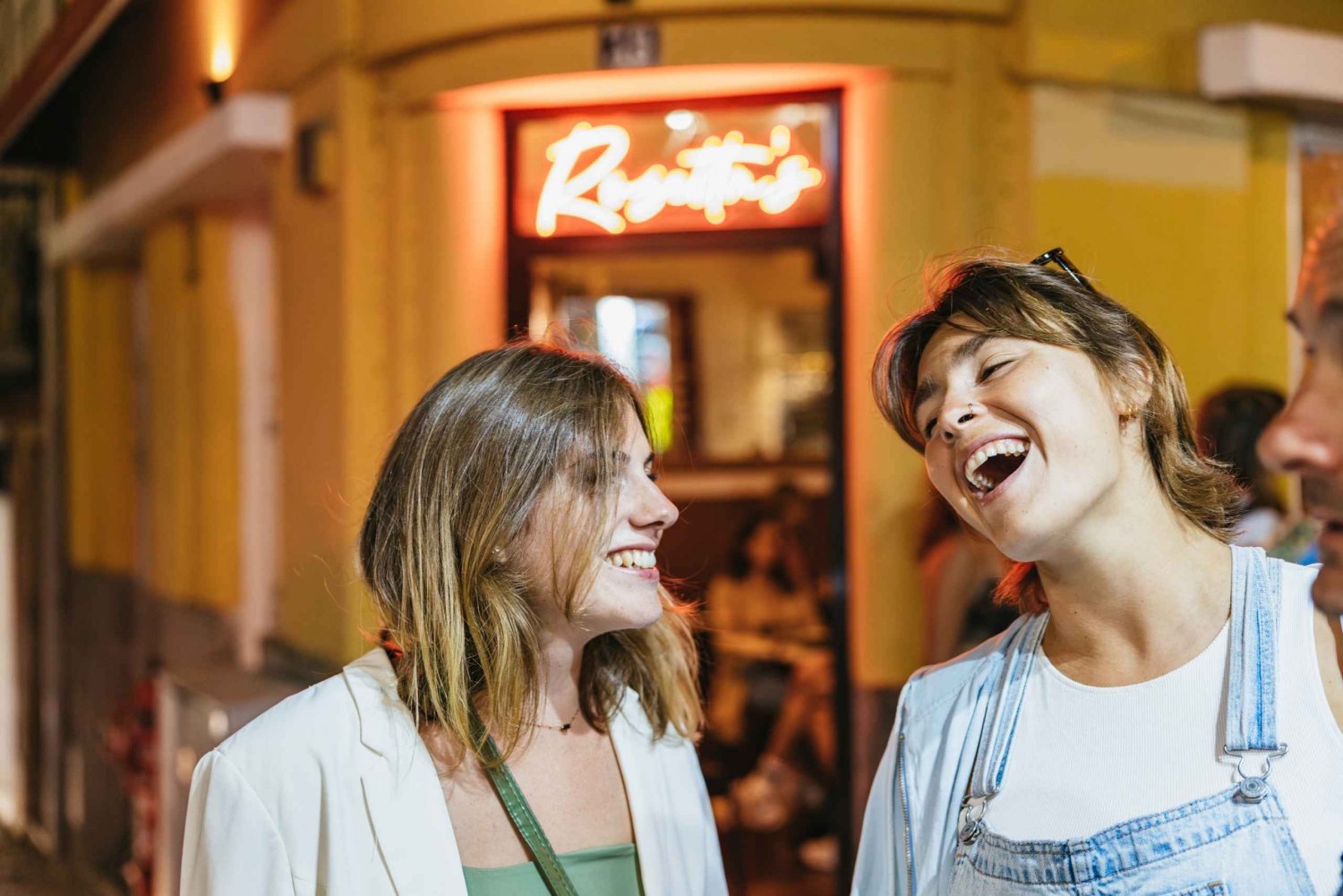 Lisbon: Pub Crawl with Open Bar, Shots, & VIP Club Entry
