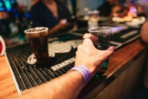 Lisbon: Pub Crawl with Open Bar, Shots, & VIP Club Entry