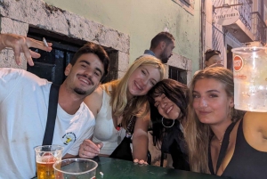 Lisbon: Pub Crawl with Unlimited Drinks and VIP Club Entry