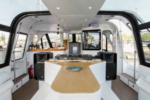 Lisbon: VIP Cruise with Unlimited Drinks, Views & Commentary