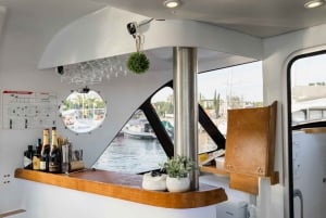 Lisbon: VIP Cruise with Unlimited Drinks, Views & Commentary