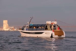 Lisbon: VIP Cruise with Unlimited Drinks, Views & Commentary