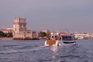 Lisbon: VIP Cruise with Unlimited Drinks, Views & Commentary