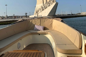 Cruzeiro exclusivo ao pôr do sol em Lisboa – pizza e open bar