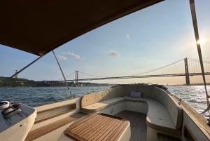 Cruzeiro exclusivo ao pôr do sol em Lisboa – pizza e open bar