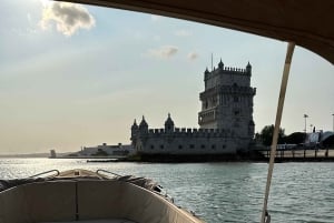 Cruzeiro exclusivo ao pôr do sol em Lisboa – pizza e open bar