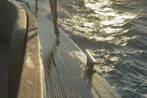 Cruzeiro exclusivo ao pôr do sol em Lisboa – pizza e open bar