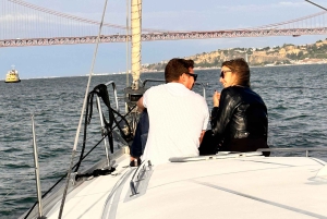 Lissabon: Romantisk kryssning med vin och portugisiska tapas