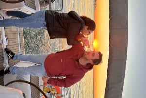 Lisbon: Romantic Sunset Cruise with Wine & Portuguese Tapas