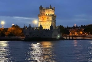 Lisbon: Romantic Sunset Cruise With Wine & Portuguese Tapas