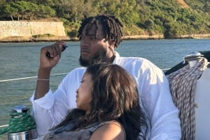 Lisbon: Romantic Sunset Cruise With Wine & Portuguese Tapas