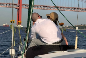 Lisbon: Romantic Sunset Cruise With Wine & Portuguese Tapas