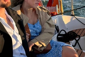 Lisbon: Romantic Sunset Cruise With Wine & Portuguese Tapas