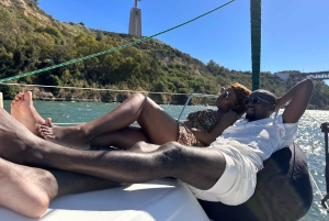 Lisbon: Romantic Sunset Cruise With Wine & Portuguese Tapas