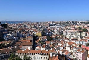 Lisbon Tuktuk sightseeing city tour (Old town/Alfama)