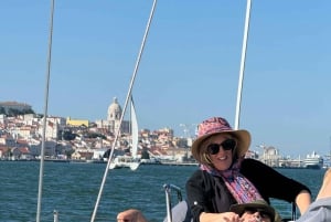 Lisbon: Sailboat Tour with Local Guide and Green Wine