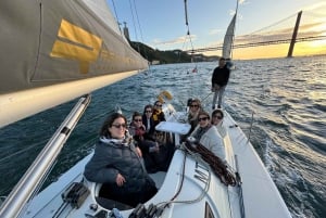 Lisbon: Sailboat Tour with Local Guide and Green Wine