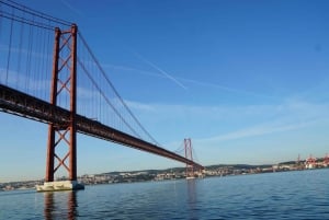 Lissabon: Segelboot-Tour mit Getränken
