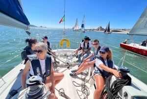 Lisboa: Passeio de barco ao pôr do sol