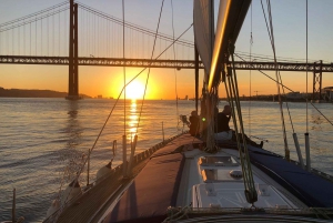 Lisbon: Sailing Tour on the Tagus River