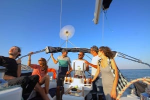 Lisbon: Sailing Tour with Wine and Snacks