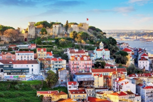 Lisboa: Saint George's Castle Entry & City Self-Guided Tours