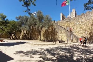 Lisbon: São Jorge Castle Skip-the-Line Entry with Audioguide