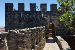 Lisbon: São Jorge Castle Skip-the-Line Entry with Audioguide