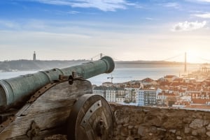Lisbon: São Jorge Castle Skip-the-Line Ticket & Guided Tour