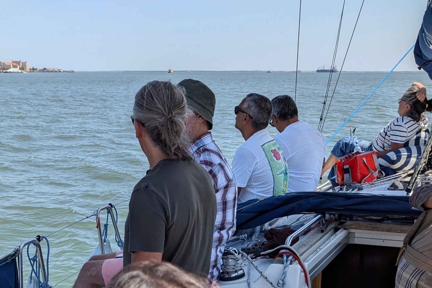 Lisbon: Scenic Day & Sunset Boat Tour with a Drink