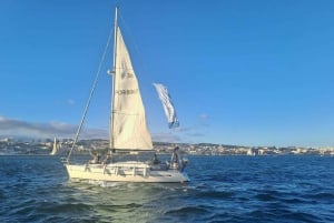 Lisbon: Scenic Day & Sunset Boat Tour with a Drink