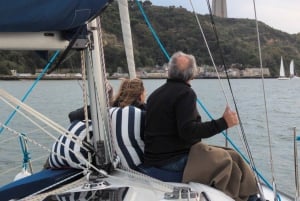 Lisbon: Scenic Day & Sunset Boat Tour with a Drink