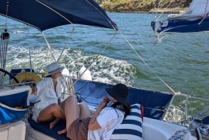 Lisbon: Scenic Day & Sunset Boat Tour with a Drink