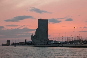 Lisbon: Scenic Day & Sunset Boat Tour with a Drink