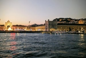 Lisbon: Scenic Day & Sunset Boat Tour with a Drink