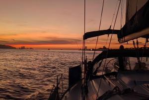 Lisbon: Scenic Day & Sunset Boat Tour with a Drink
